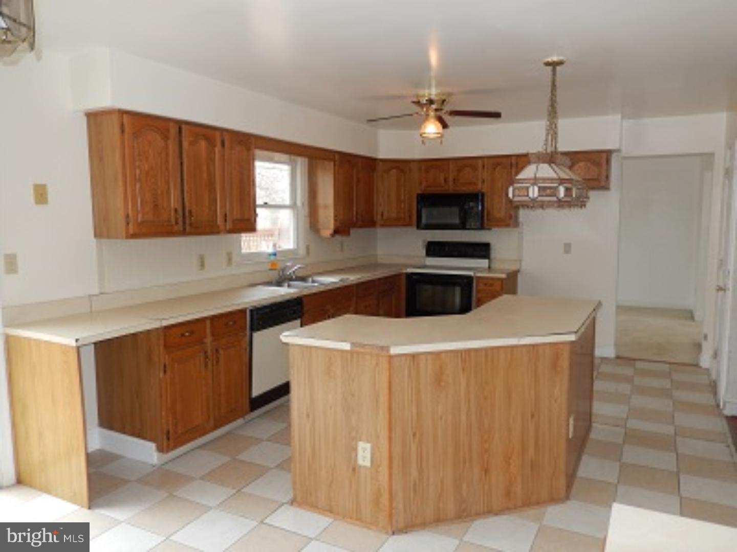 205 West Silver Fox Road Newark, DE 19702 - Photo 6 of 19 Gallery Image 6