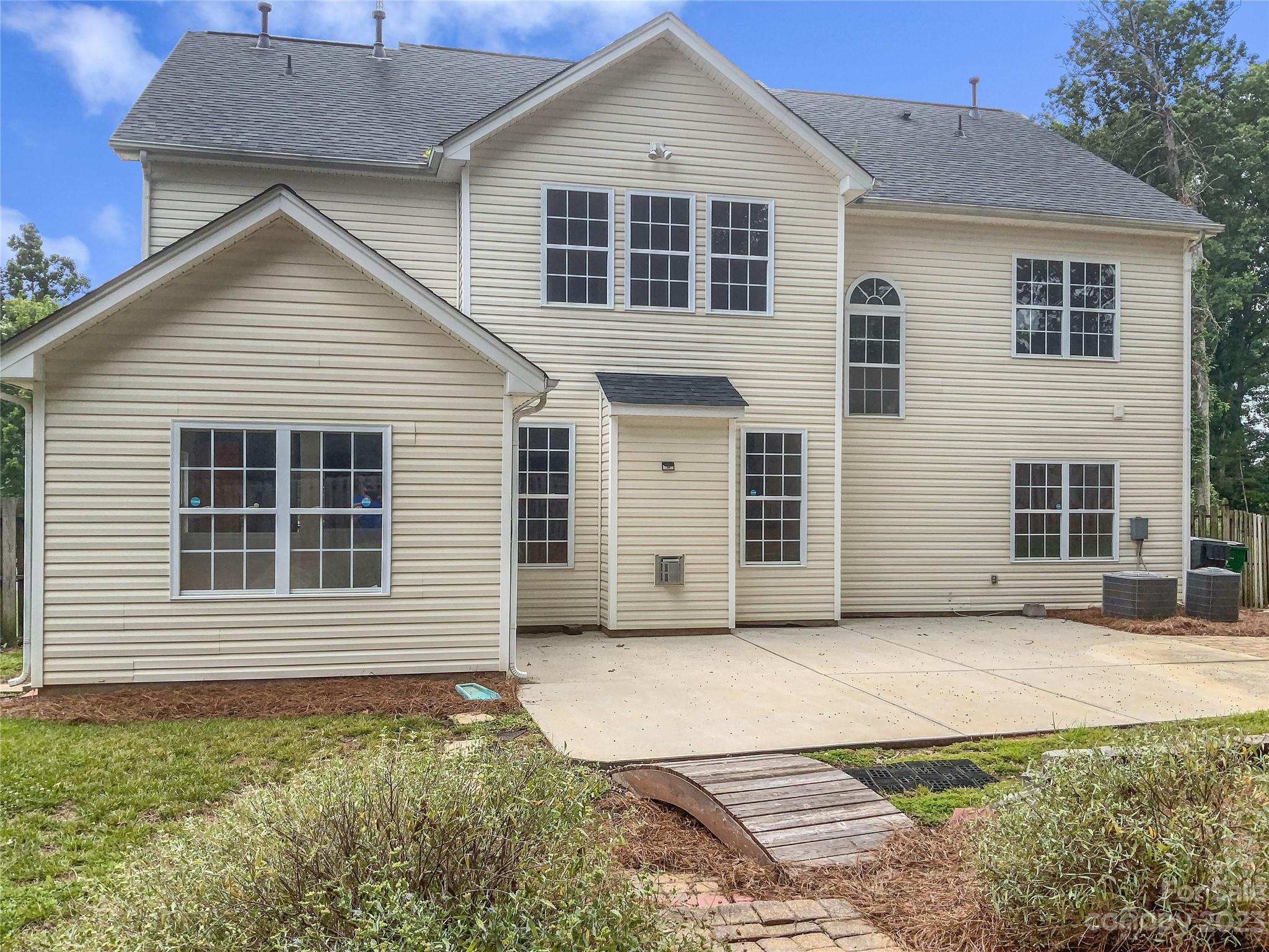 2011 Pin Hook Road Charlotte, NC 28215 - Photo 6 of 21 Gallery Image 6