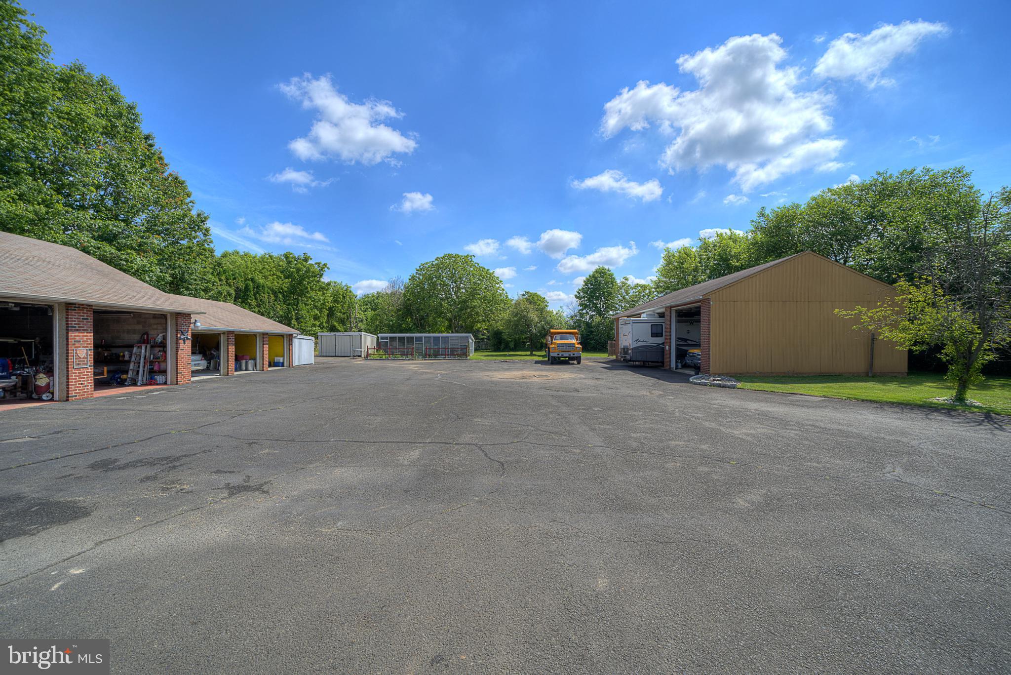 727 Jarrett Road Horsham, PA 19044 - Photo 12 of 33 Gallery Image 12