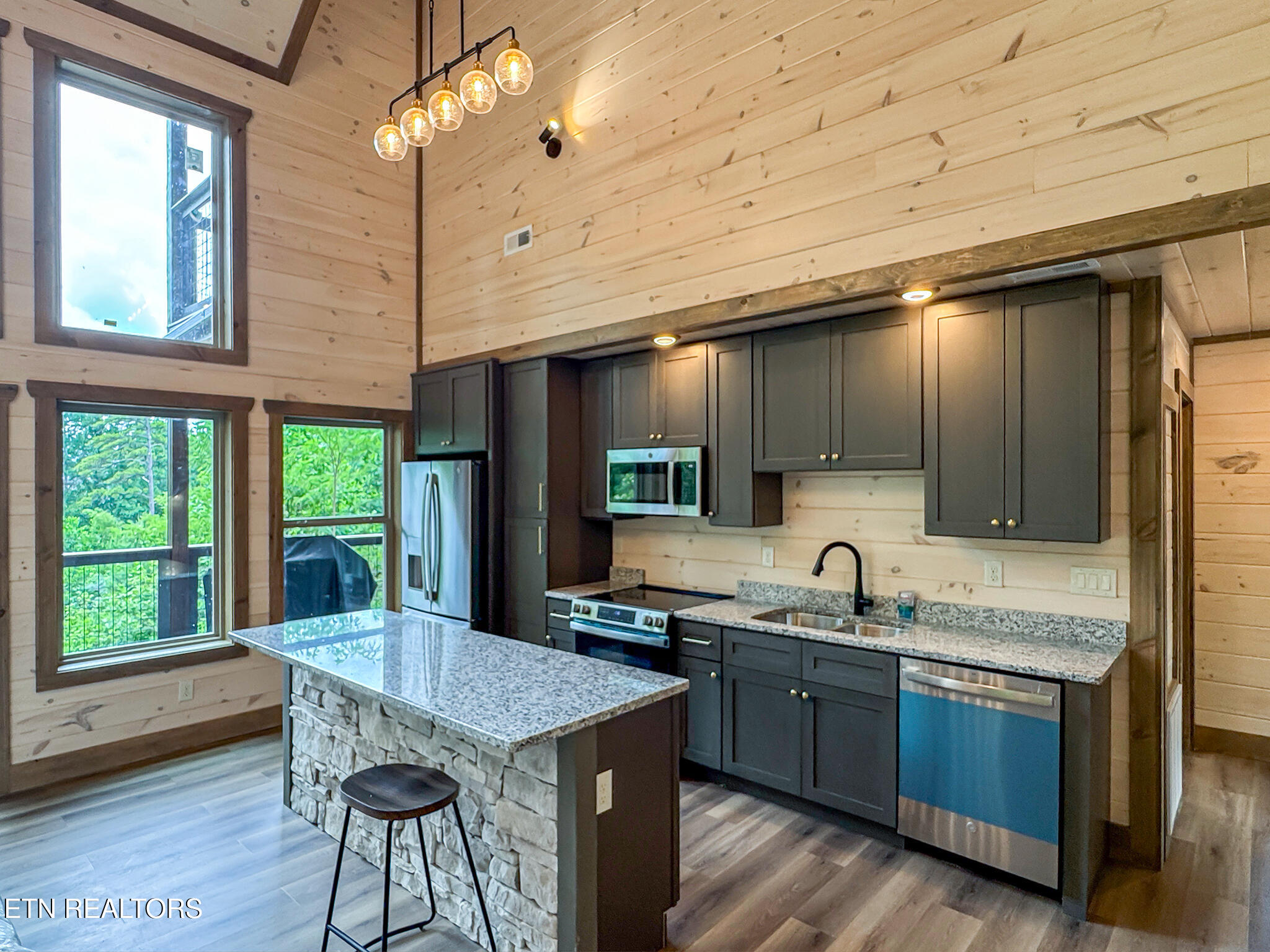 626 Jess Field Road Gatlinburg, TN 37738 - Photo 9 of 55 kitchen