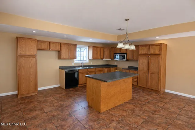 $165,888 | 3515 Julia Street, Greenwood, MS 38930