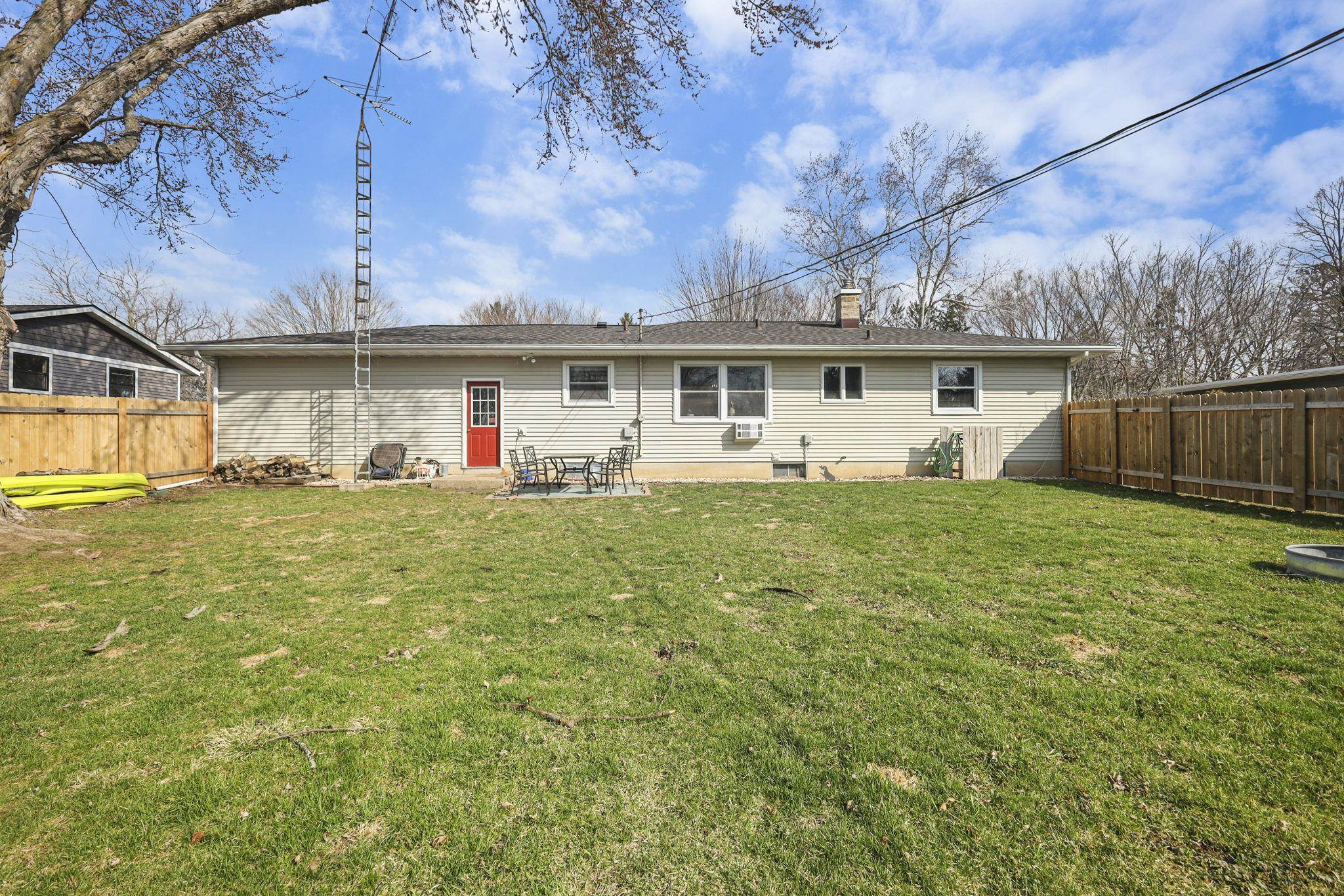 487 West Main Street Evansville, WI 53536 - Photo 29 of 33
