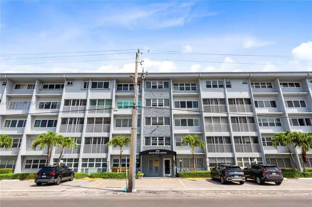 $299,000 | 329 Southeast 3rd Street, Unit 405P, Hallandale Beach, FL 33009