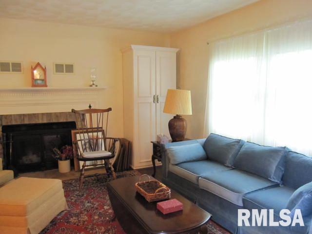 9211 143rd Street West Taylor Ridge, IL 61284 - Photo 3 of 12