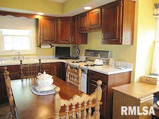 9211 143rd Street West Taylor Ridge, IL 61284 - Photo 4 of 12