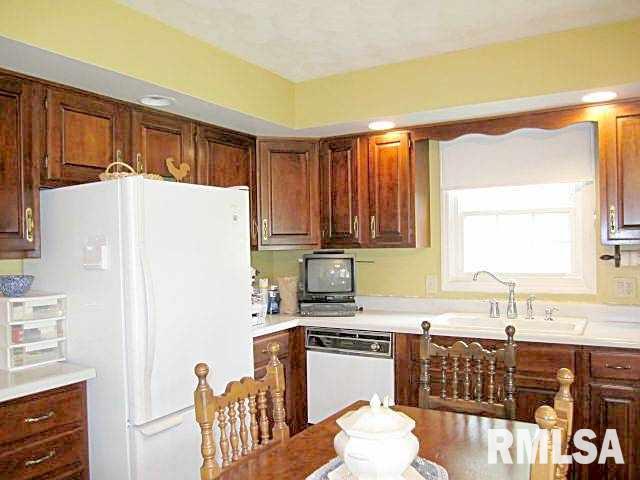 9211 143rd Street West Taylor Ridge, IL 61284 - Photo 5 of 12