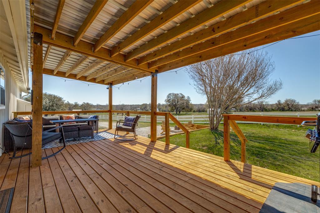 320 English Court Springtown, TX 76082 - Photo 5 of 30