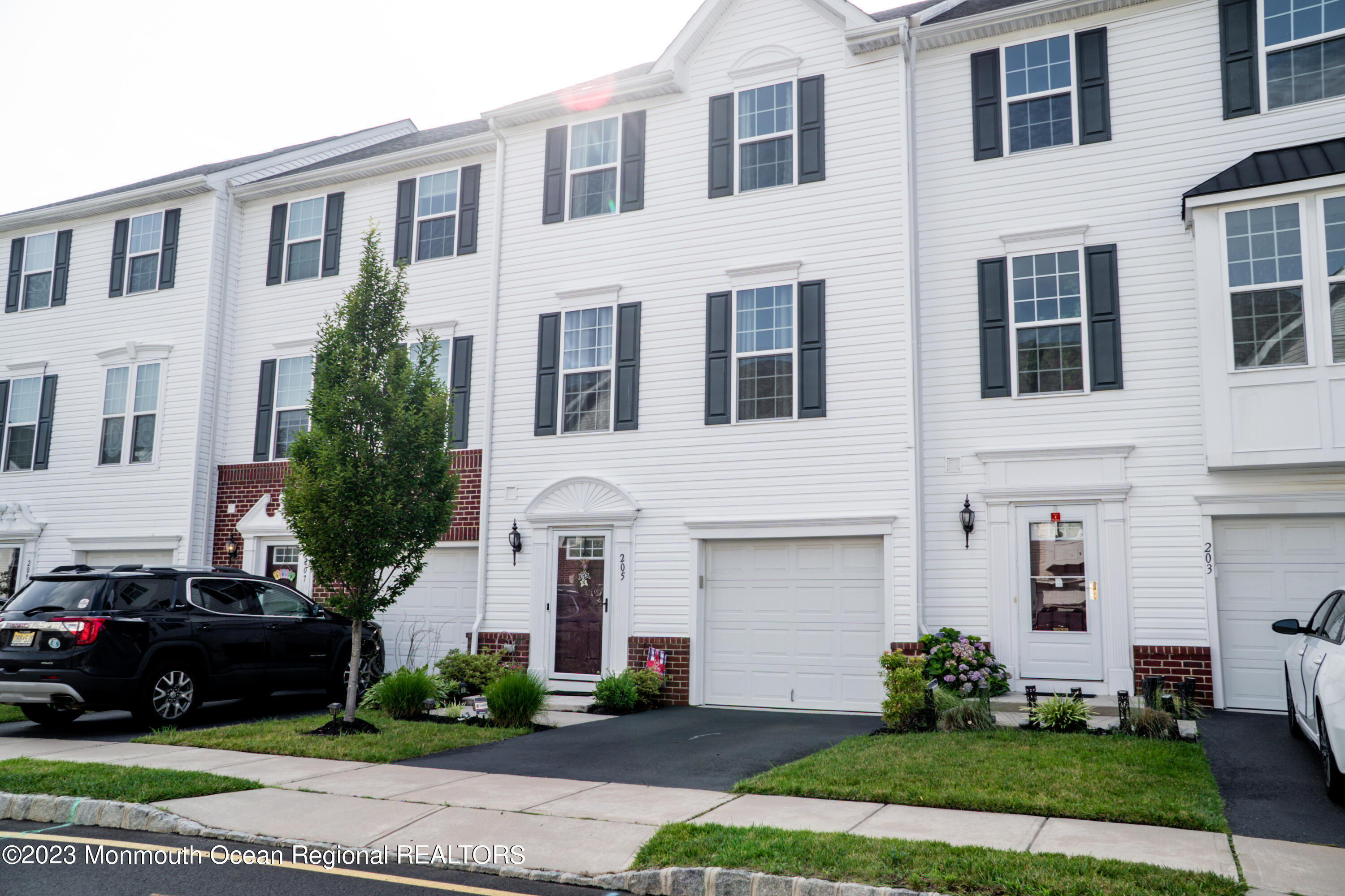 205 Spirit Way Brick, NJ 08723 - Photo 2 of 29 DSC06942