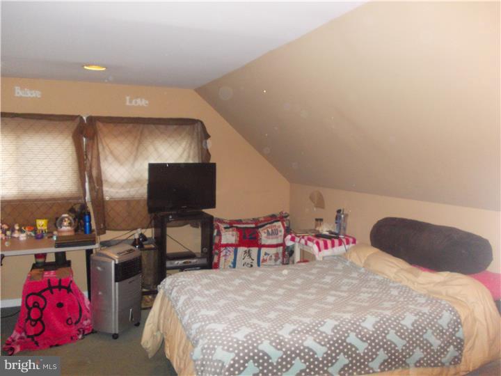 45 Round Hill Road Levittown, PA 19056 - Photo 19 of 25 Bedroom 3