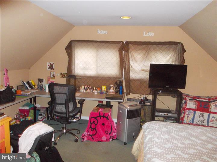 45 Round Hill Road Levittown, PA 19056 - Photo 20 of 25 Bedroom 3