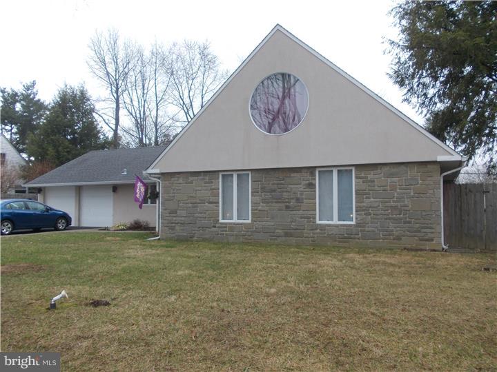 45 Round Hill Road Levittown, PA 19056 - Photo 3 of 25 Exterior