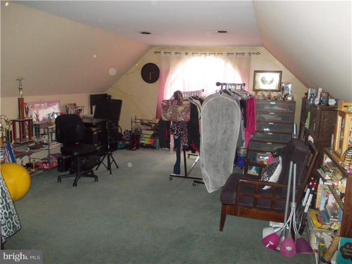 45 Round Hill Road Levittown, PA 19056 - Photo 21 of 25 Family Room