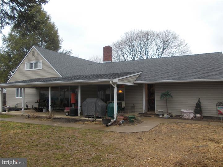 45 Round Hill Road Levittown, PA 19056 - Photo 23 of 25 Exterior Back
