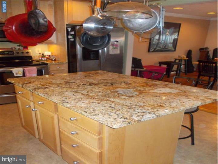 45 Round Hill Road Levittown, PA 19056 - Photo 6 of 25 Kitchen