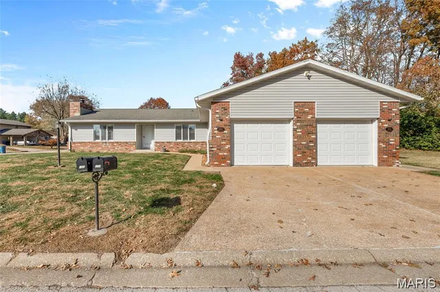 $1,600 | 302 Britanna Drive, Swansea, IL 62226