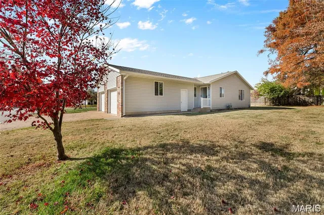 $1,600 | 302 Britanna Drive, Swansea, IL 62226