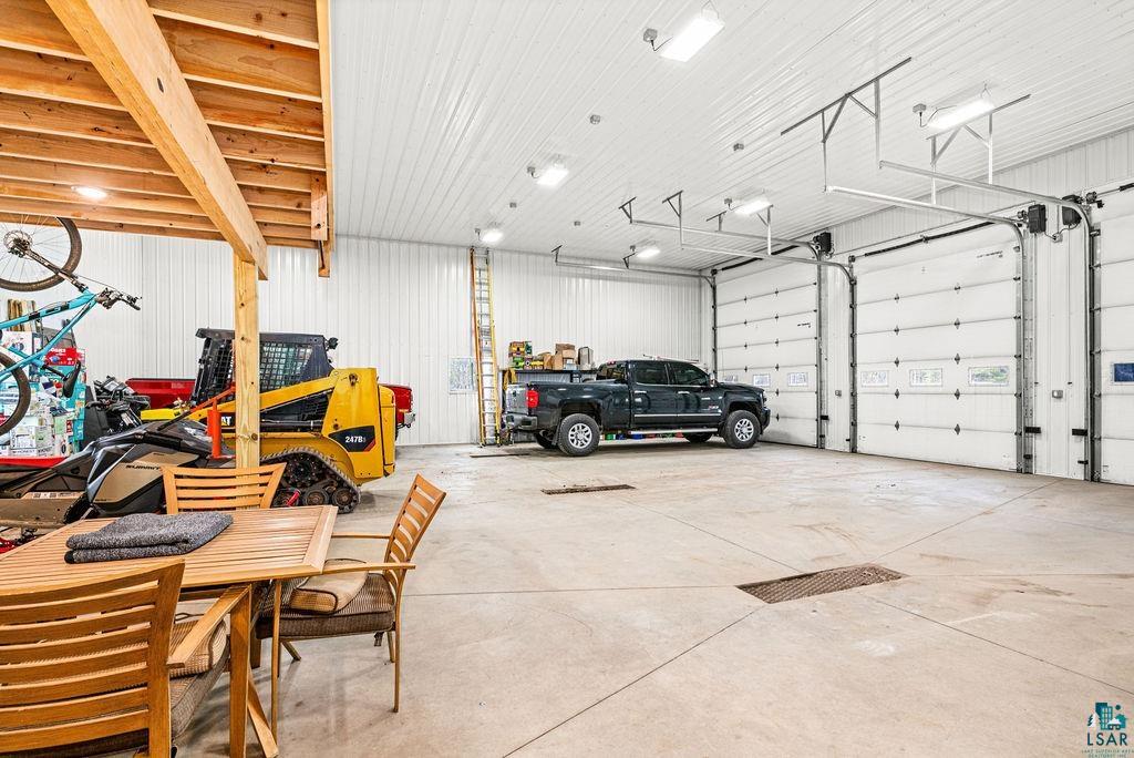 5174 Upper Peterson Road Duluth, MN 55804 - Photo 19 of 42 Garage featuring metal wall