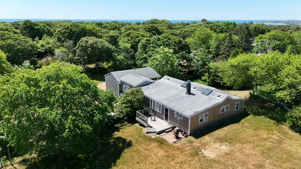 $1,550,000 | 8 Rumpus Ridge Road, Chilmark, MA 02535