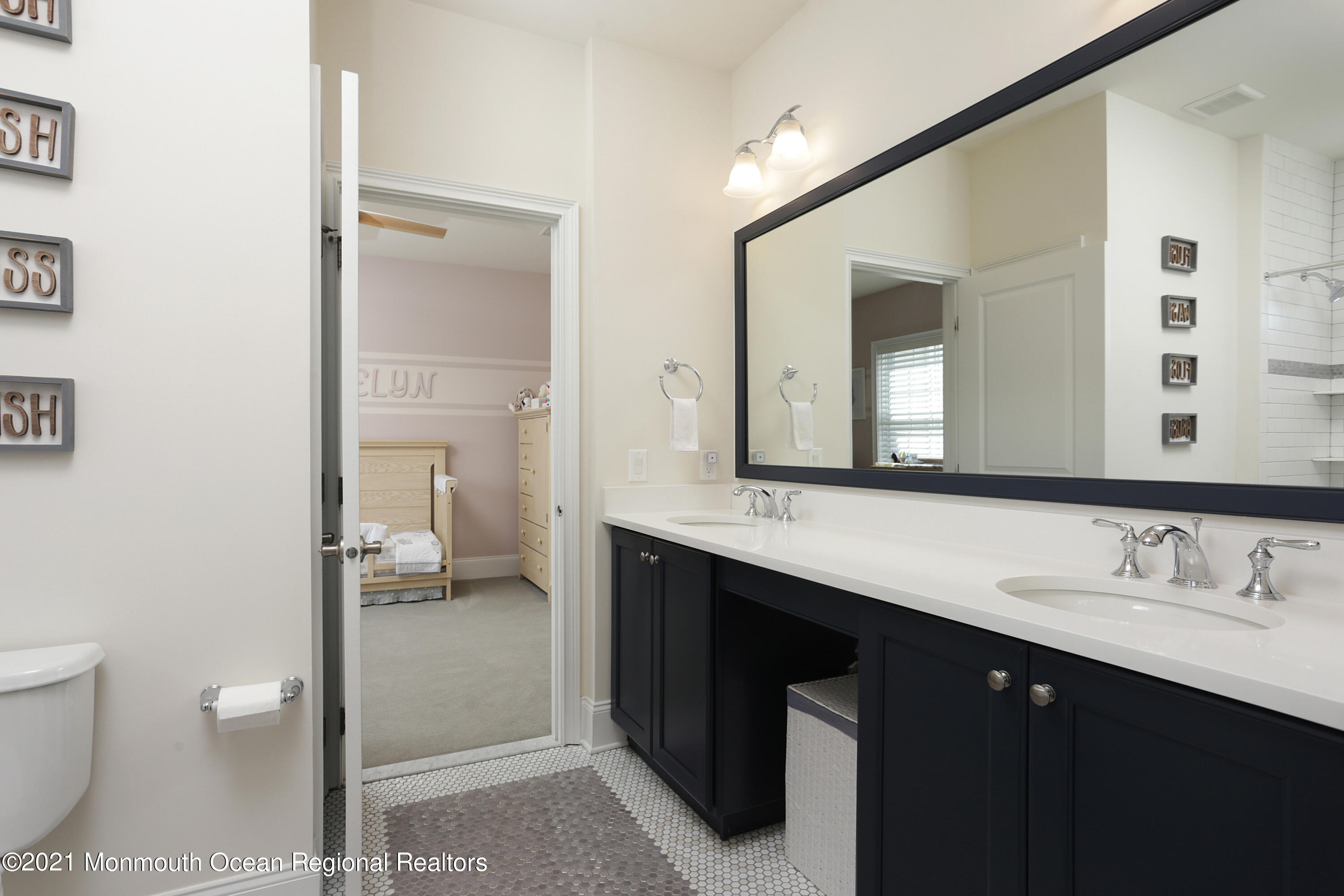 5 Castleford Way Lincroft, NJ 07738 - Photo 20 of 25 Jack and Jill Bath