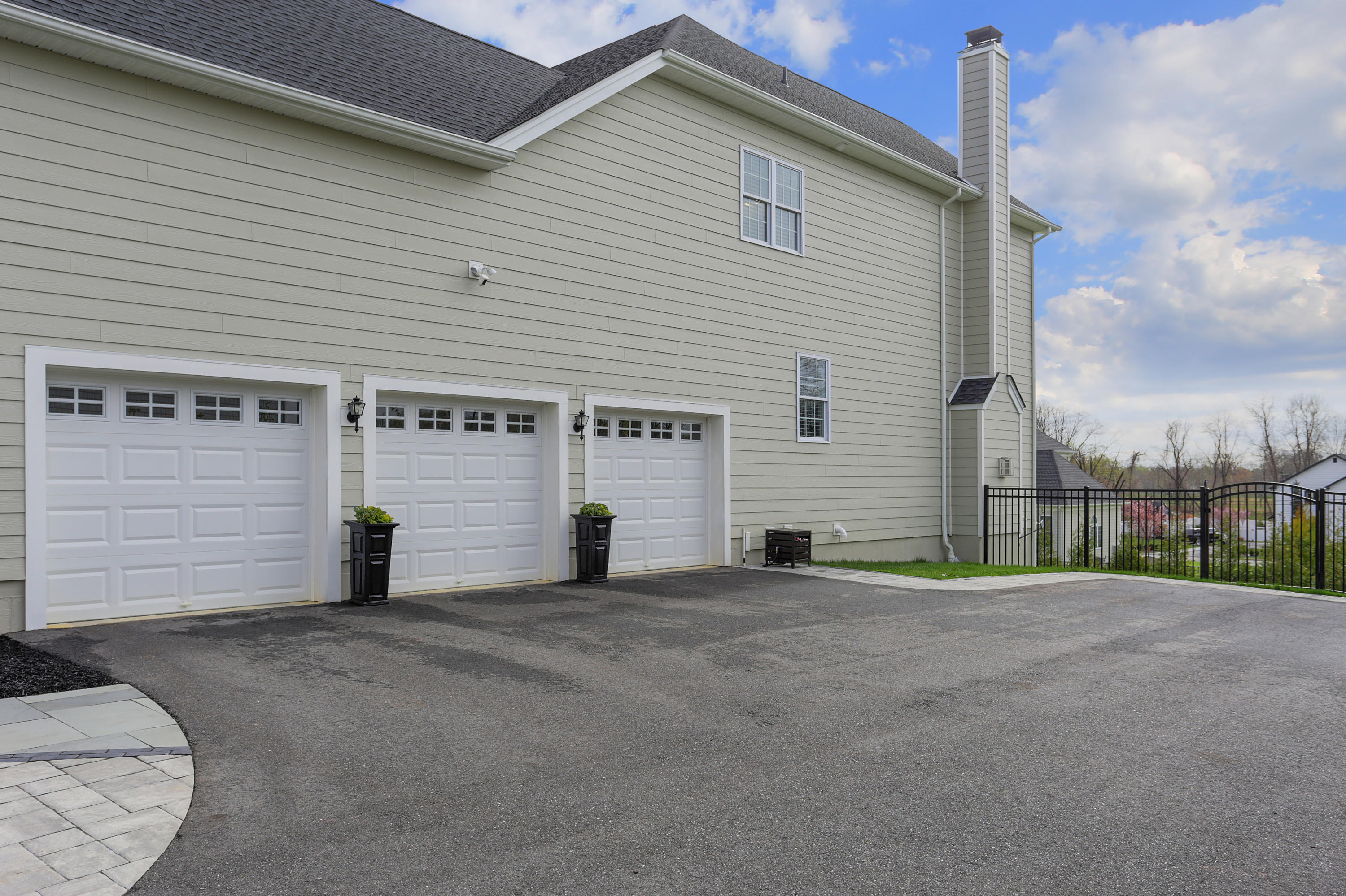 5 Castleford Way Lincroft, NJ 07738 - Photo 24 of 25 3 Car Garage