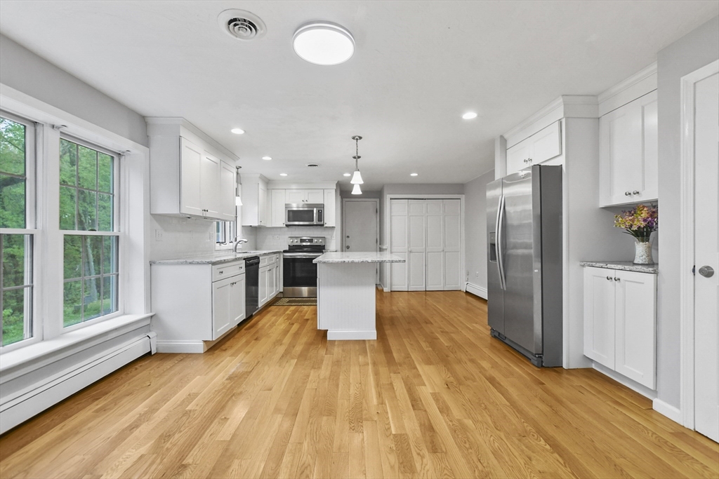 7 Ledgewood Road Medway, MA 02053 - Photo 5 of 33 Gallery Image 5
