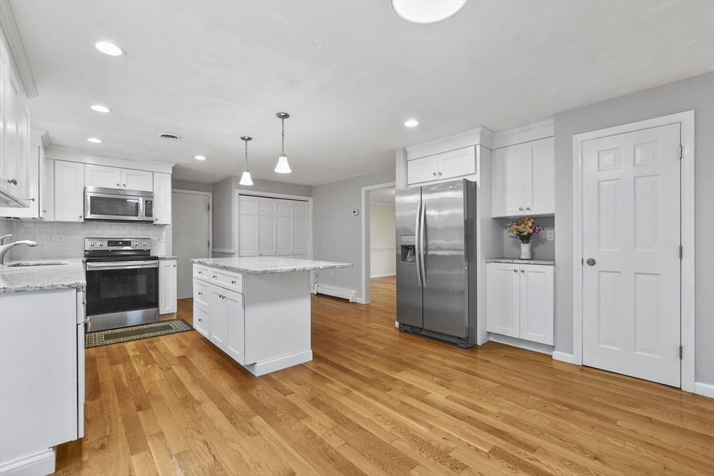 7 Ledgewood Road Medway, MA 02053 - Photo 8 of 33 Gallery Image 8