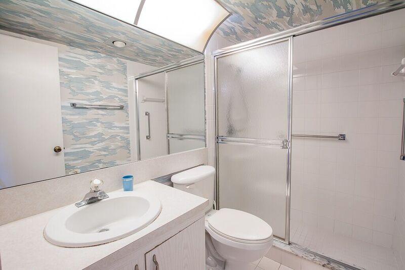 1026 Cornwall East, Unit 1026B Boca Raton, FL 33434 - Photo 5 of 13 2