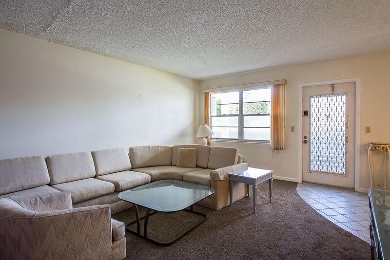 1026 Cornwall East, Unit 1026B Boca Raton, FL 33434 - Photo 9 of 13 6