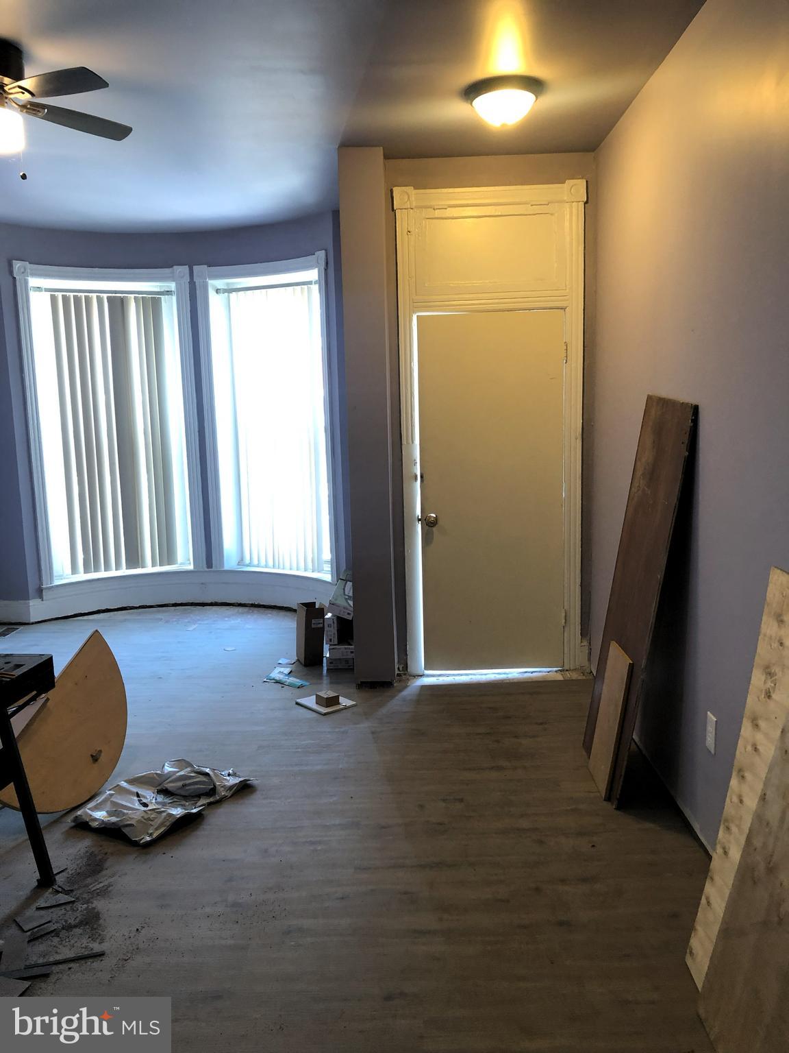 2323 McCulloh Street Baltimore, MD 21217 - Photo 2 of 20 Living Room