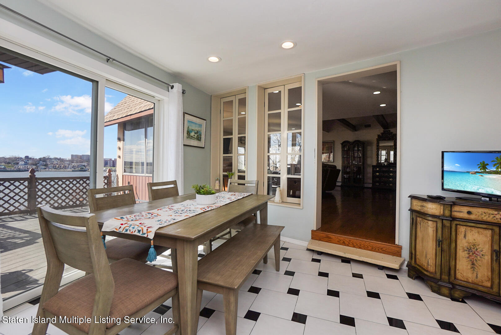 50 Wards Point Avenue Staten Island, NY 10307 - Photo 10 of 52 EAT IN KITCHEN