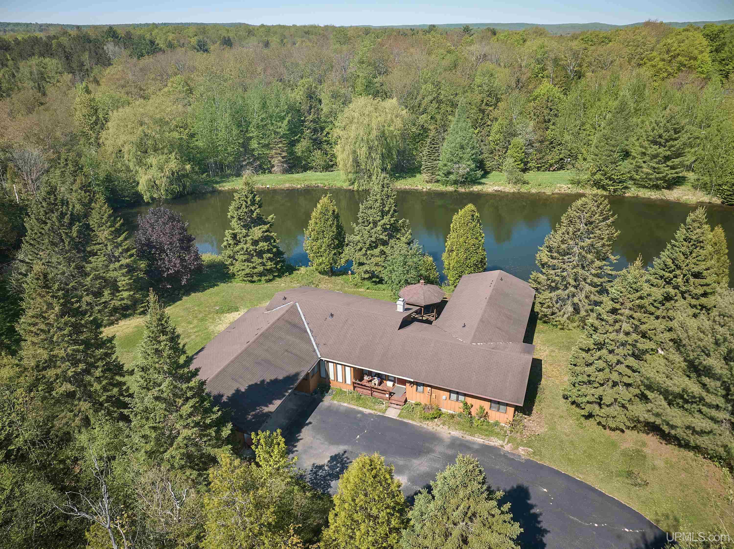 N6355 Alger Heights Road Munising, MI 49862 - Photo 1 of 36