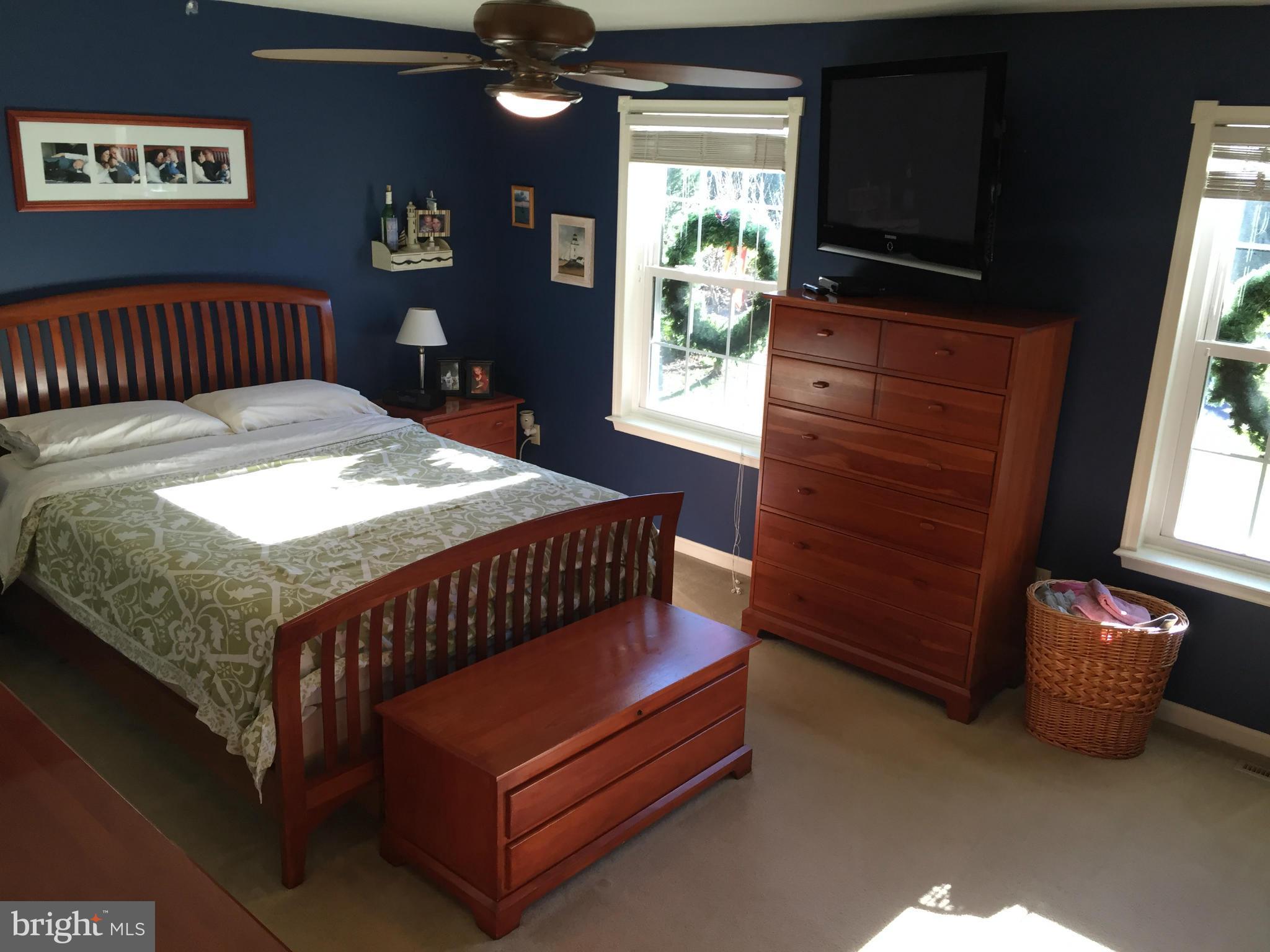 258 Hilltop Road Lusby, MD 20657 - Photo 16 of 27 Bedroom (Master)