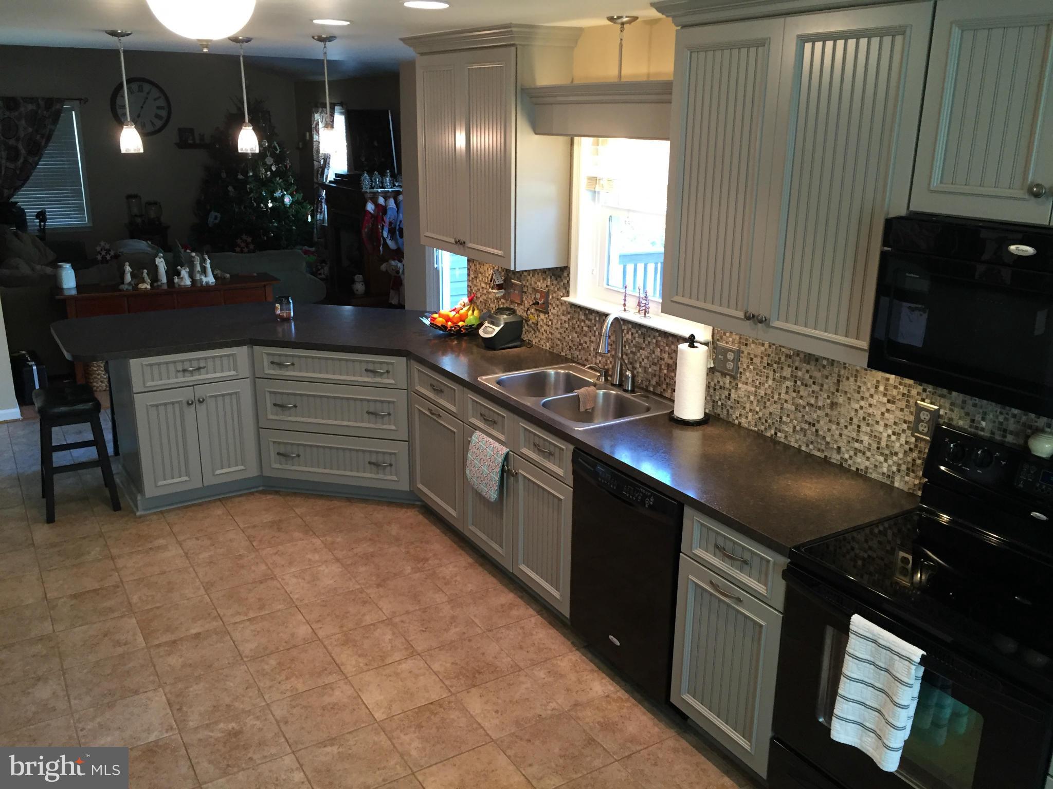 258 Hilltop Road Lusby, MD 20657 - Photo 4 of 27 Kitchen