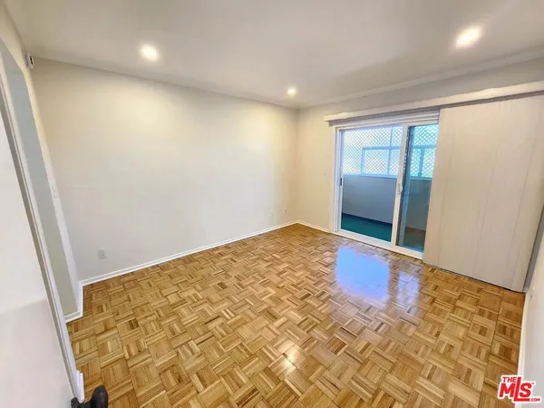 $2,700 | 6342 Morse Avenue, Unit 309, North Hollywood, CA 91606