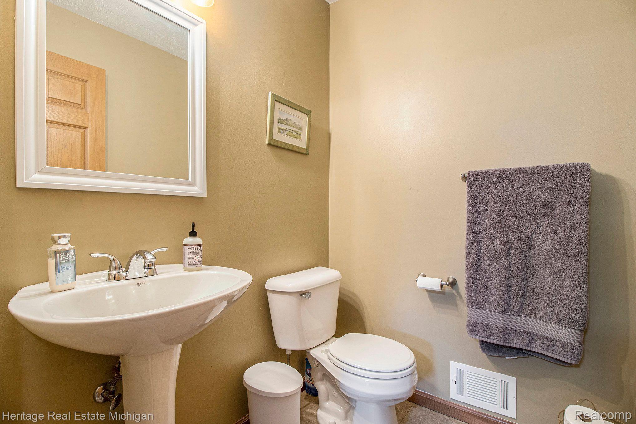 604 West Clinton Street Howell, MI 48843 - Photo 12 of 29 Half Bathroom on main level