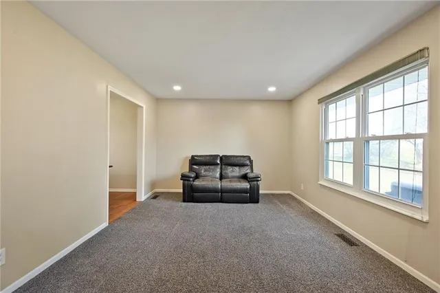 $399,900 | 21302 Southeast Clover Hills Road, Cleveland, MO 64734