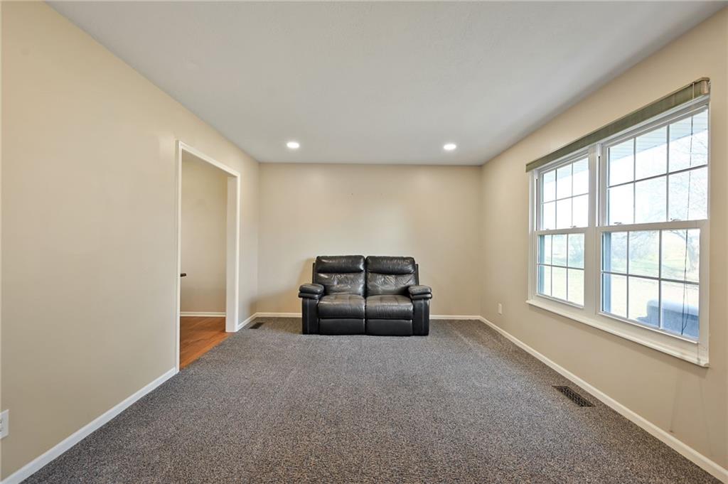 21302 Southeast Clover Hills Road Cleveland, MO 64734 - Photo 8 of 23