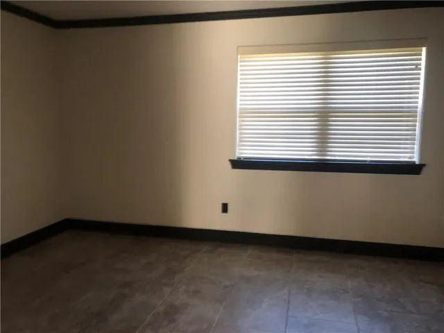 $375,000 | 4208-10 Chateau Boulevard, Kenner, LA 70065