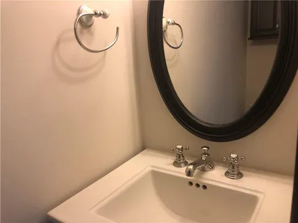 $395,000 | 4208-10 Chateau Boulevard, Kenner, LA 70065