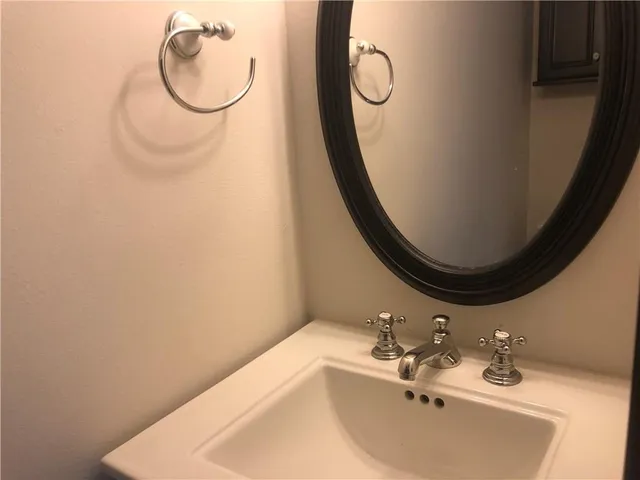 $375,000 | 4208-10 Chateau Boulevard, Kenner, LA 70065