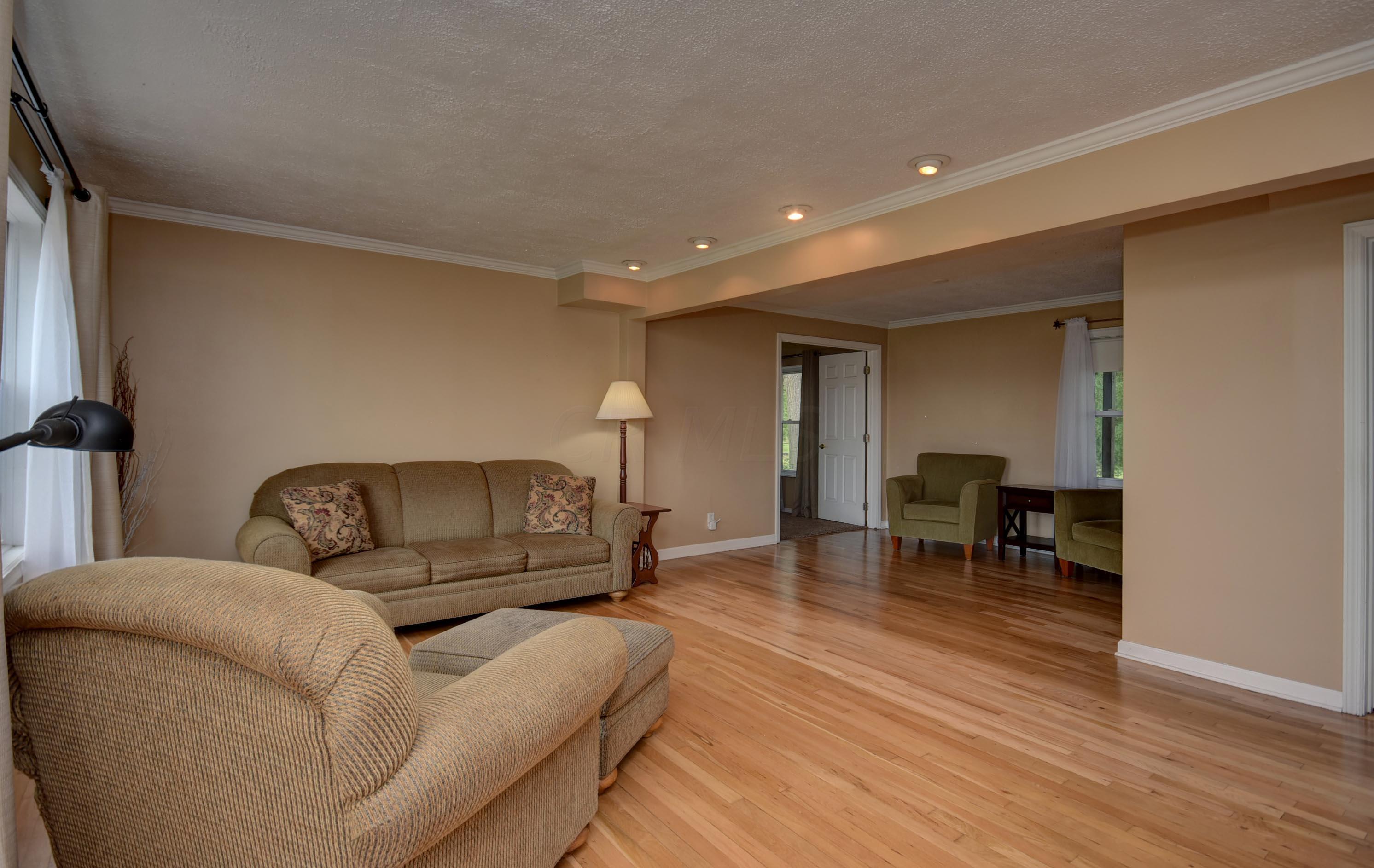 495 Alton Road Galloway, OH 43119 - Photo 5 of 39 Gallery Image 5