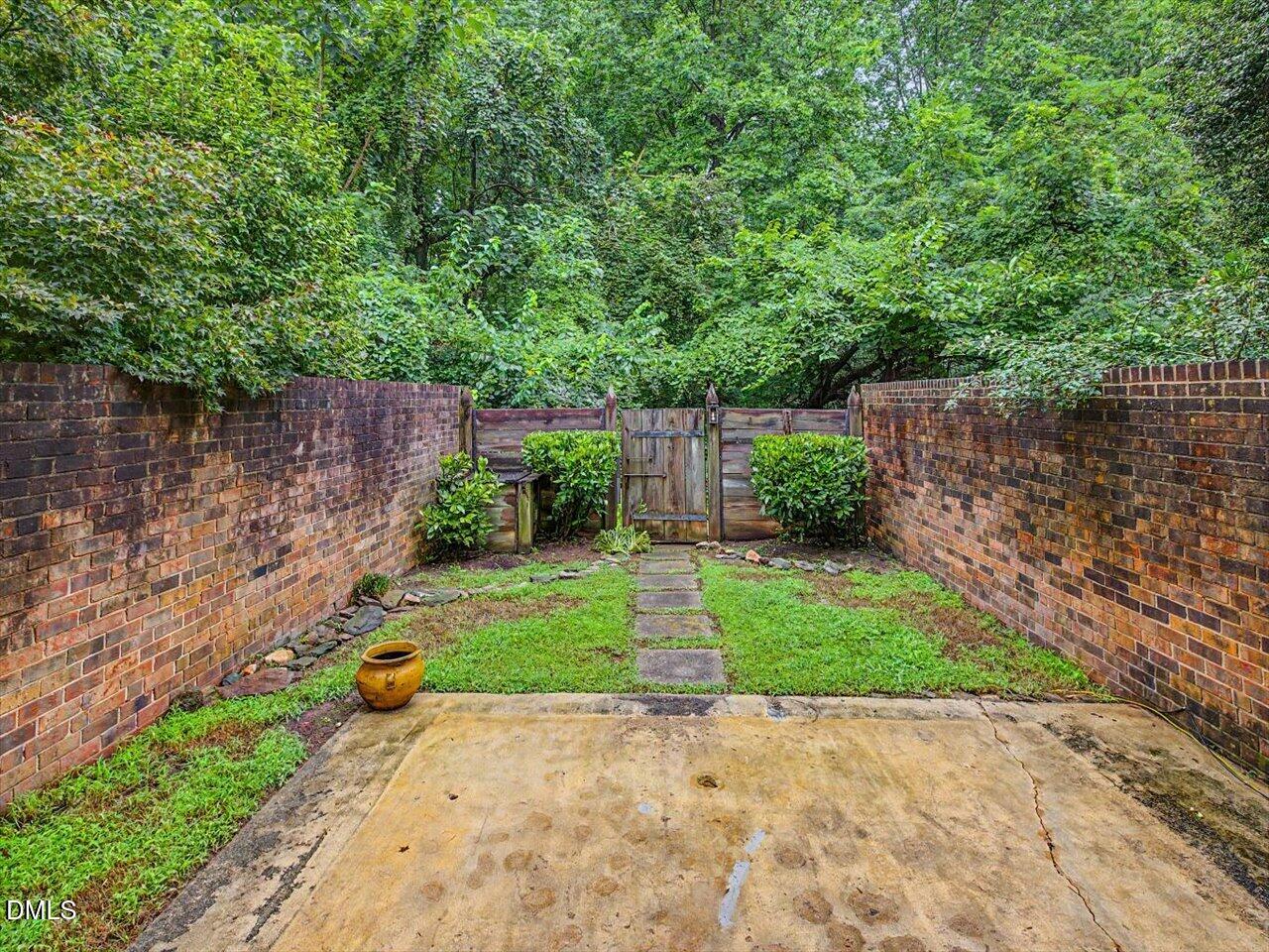 2816 Wycliff Road, Unit 2816 Raleigh, NC 27607 - Photo 5 of 10 04-004-2816WycliffRd-20260724