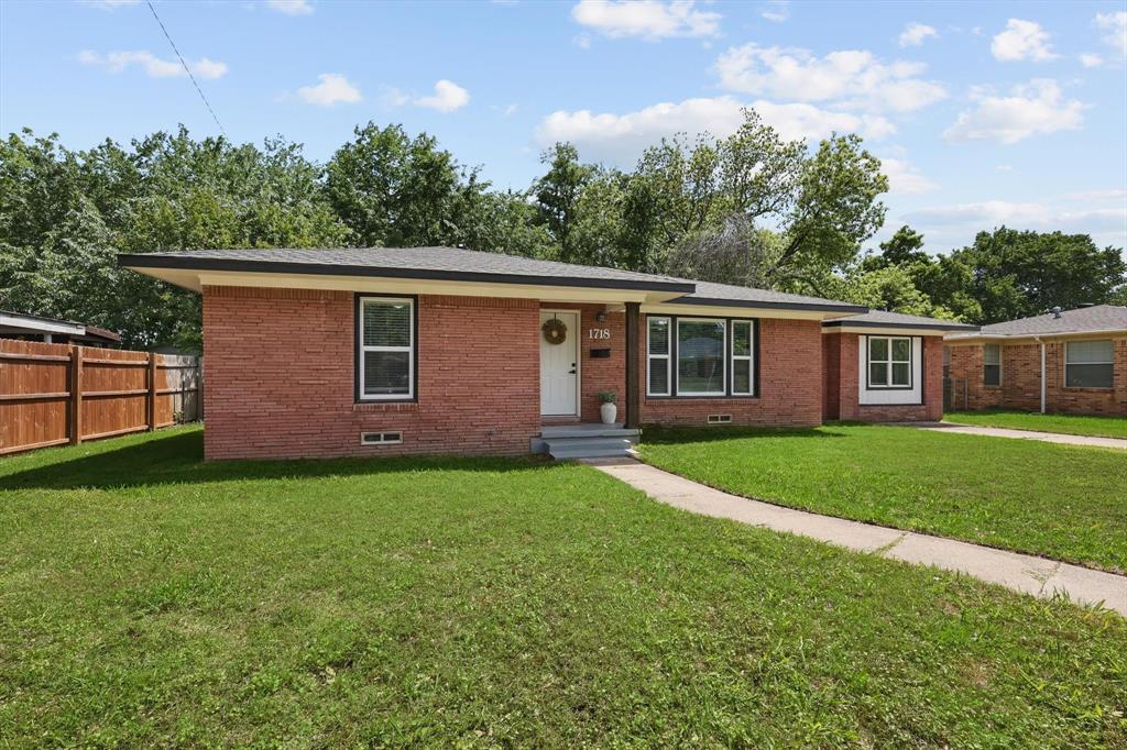 1718 Heather Road Gainesville, TX 76240 - Photo 1 of 1 Ranch-style house featuring brick siding and crawl space
