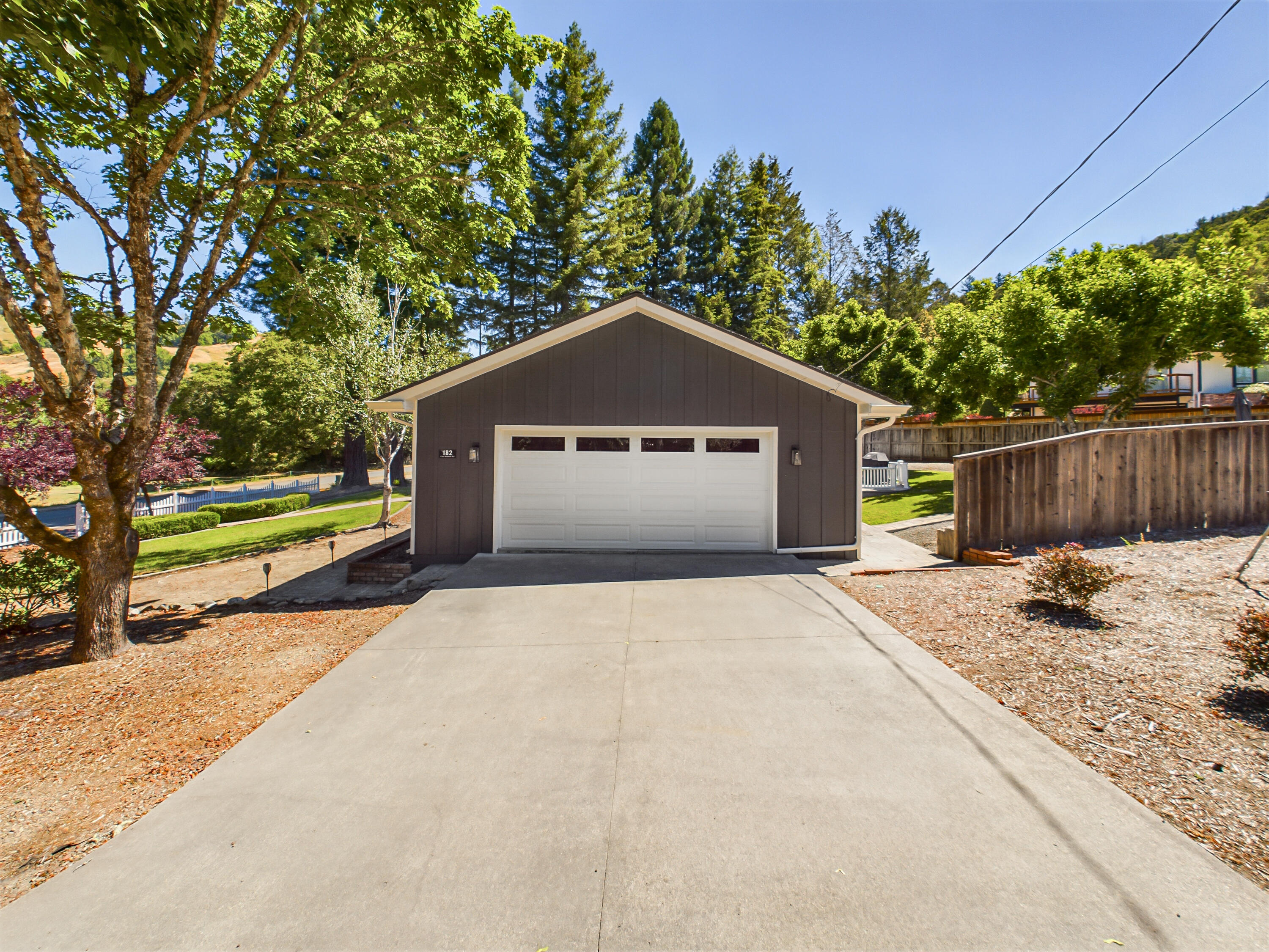 182 East Branch Road Garberville, CA 95542 - Photo 4 of 47