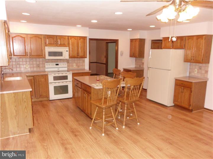 156 Larrison Road Wrightstown, NJ 08562 - Photo 11 of 25 Kitchen