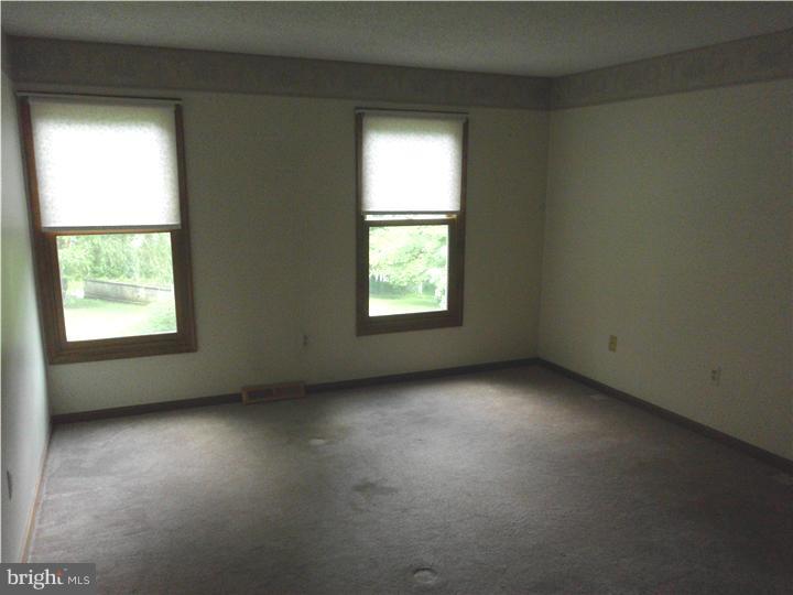156 Larrison Road Wrightstown, NJ 08562 - Photo 23 of 25 Den