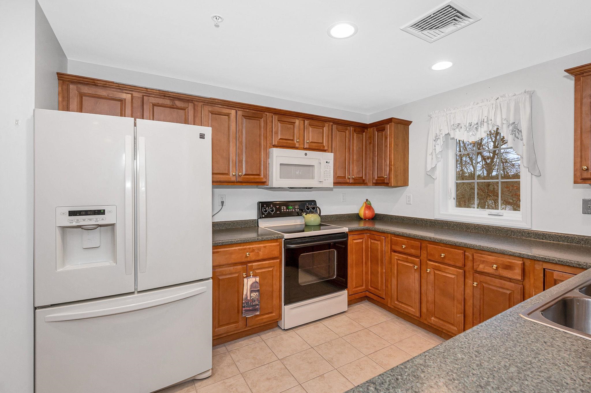 59 Cluff Road, Unit 41 Salem, NH 03079 - Photo 11 of 29