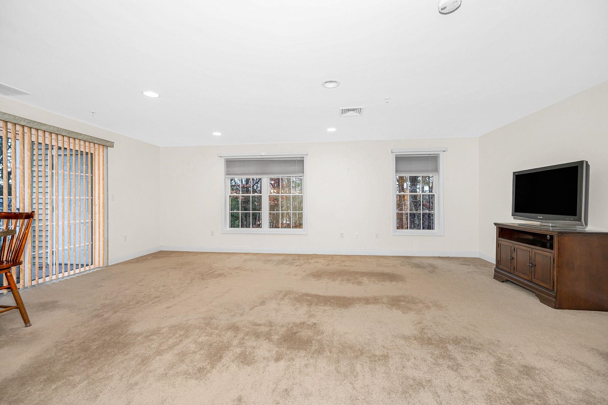 59 Cluff Road, Unit 41 Salem, NH 03079 - Photo 3 of 29