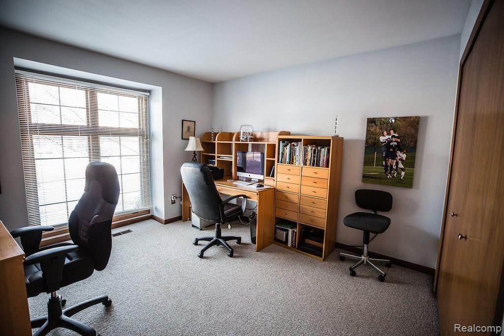 552 Essex Drive Rochester Hills, MI 48307 - Photo 19 of 25