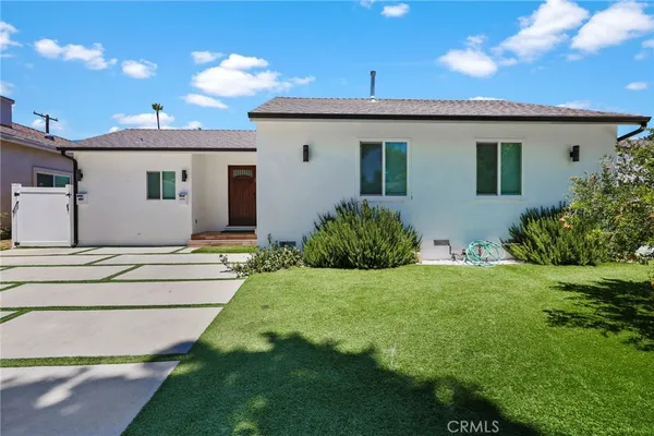 $6,500 | 18015 Collins Street, Encino, CA 91316